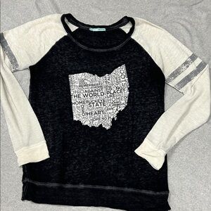 Maurices Ohio Women's Black and Cream Lightweight Sweatshirt